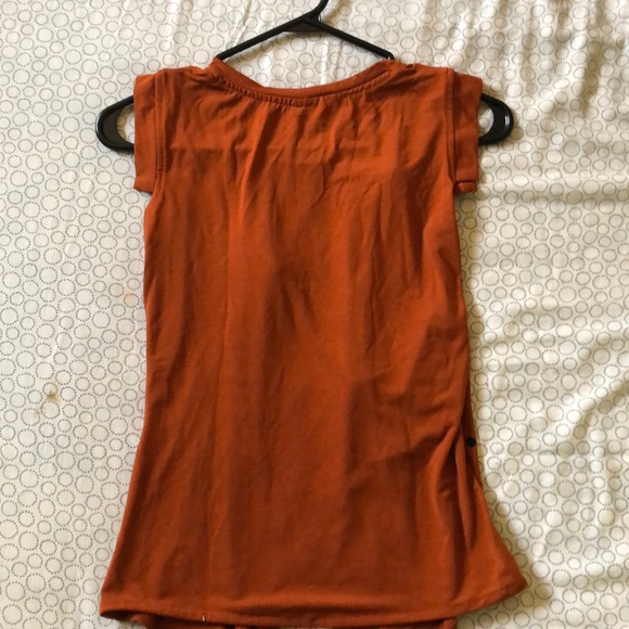 Hay my name is shreya and these is a summer top . - Picture 2 of 2